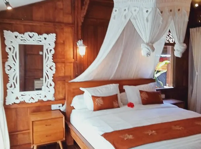Buratwangi Joglo House 4*